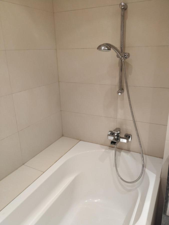 Appartement Family-Friendly Flat With Balcony à Vienne Extérieur photo